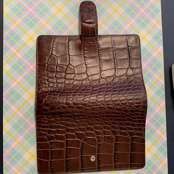 Filofax Classic Croc Compact Leather Organizer - Picture 8 of 11